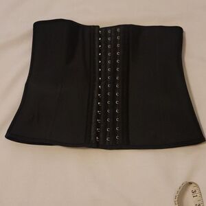 Yianna body shape size small